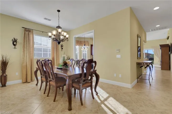 6397  Legacy  CIR, Naples, FL 34113