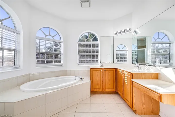 3770  Recreation  LN, Naples, FL 34116