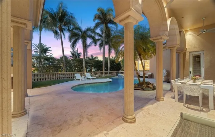 550 21st Ave S, Naples, Florida 34102