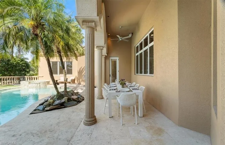 550 21st Ave S, Naples, Florida 34102