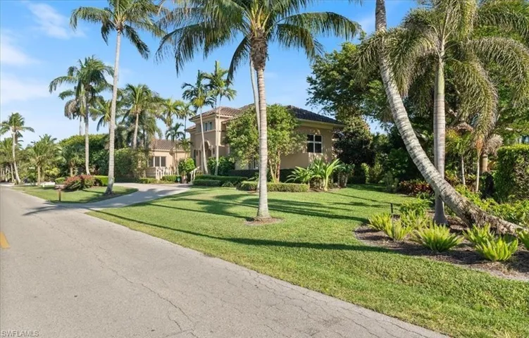 550 21st Ave S, Naples, Florida 34102