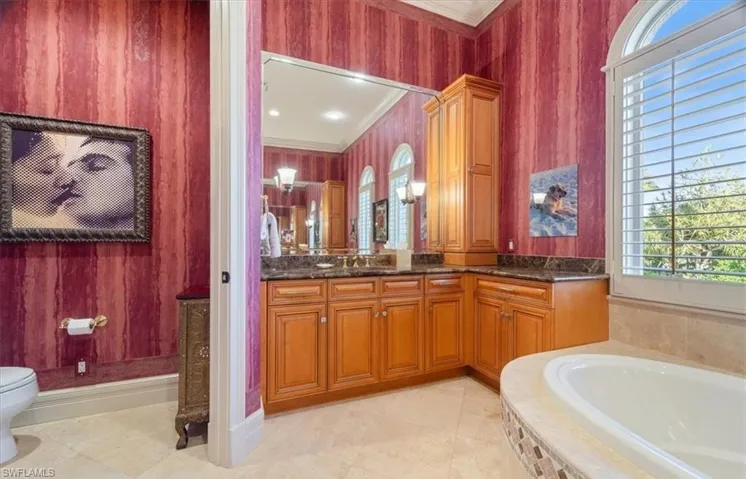 550 21st Ave S, Naples, Florida 34102