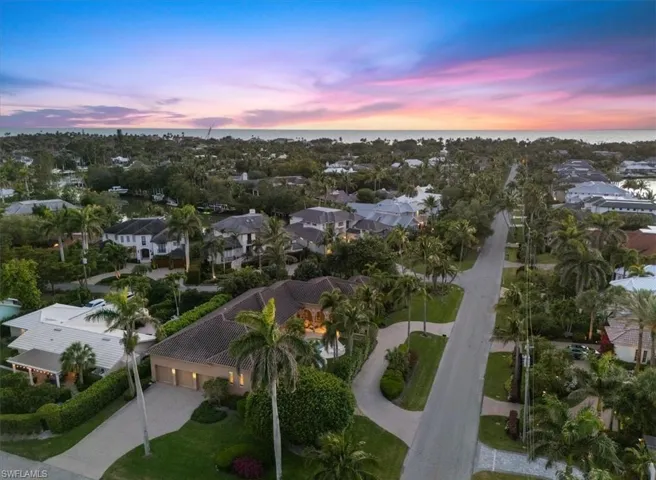 550 21st Ave S, Naples, Florida 34102