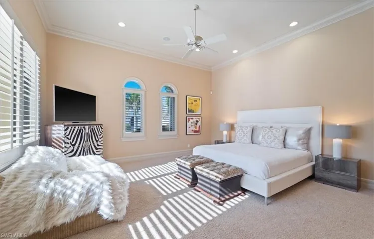 550 21st Ave S, Naples, Florida 34102