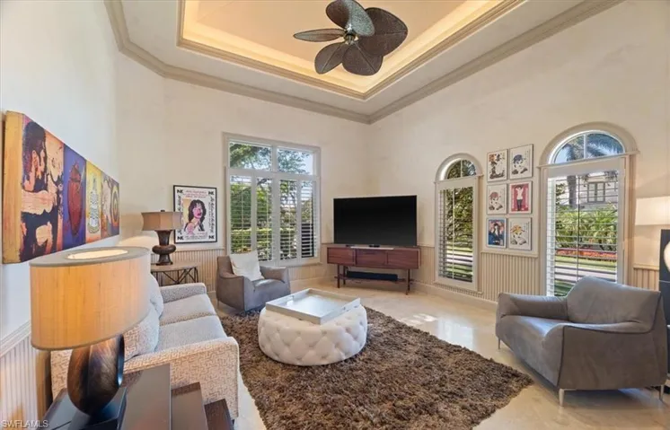 550 21st Ave S, Naples, Florida 34102