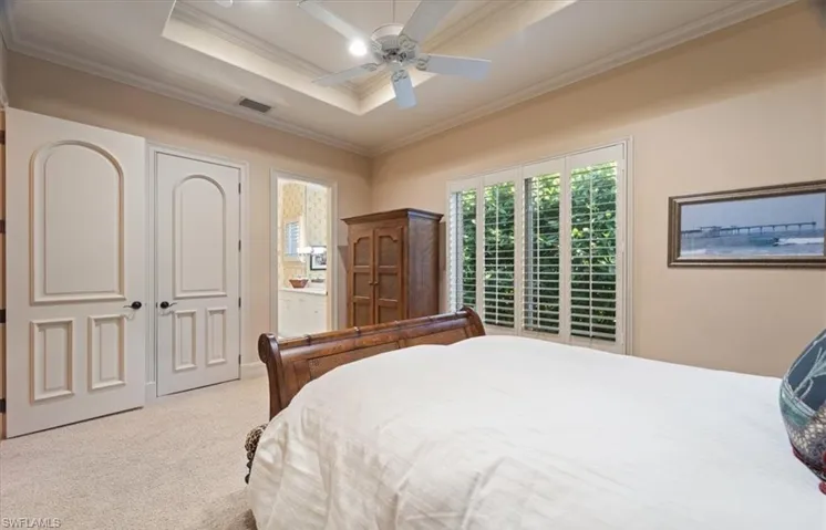 550 21st Ave S, Naples, Florida 34102