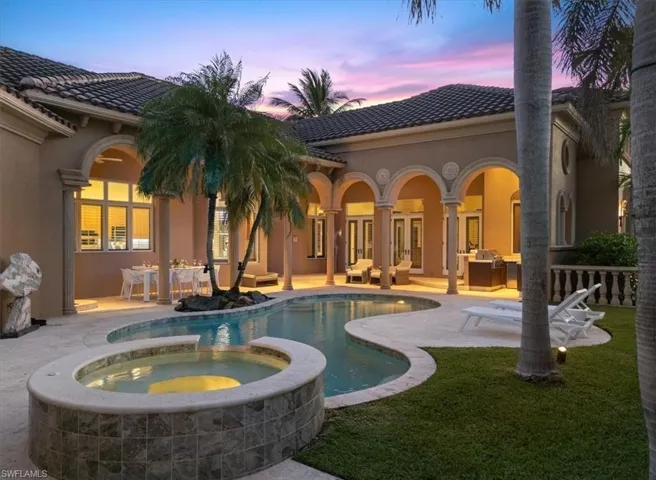 550 21st Ave S, Naples, Florida 34102