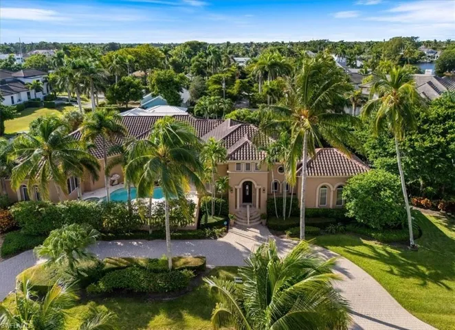 550 21st Ave S, Naples, Florida 34102