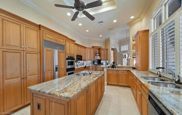 550 21st Ave S, Naples, Florida 34102