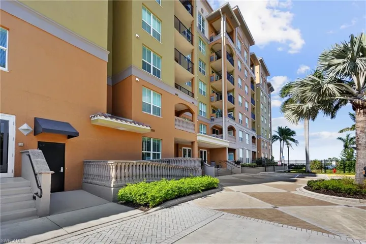 2825  Palm Beach  BLVD, Fort Myers, FL 33916