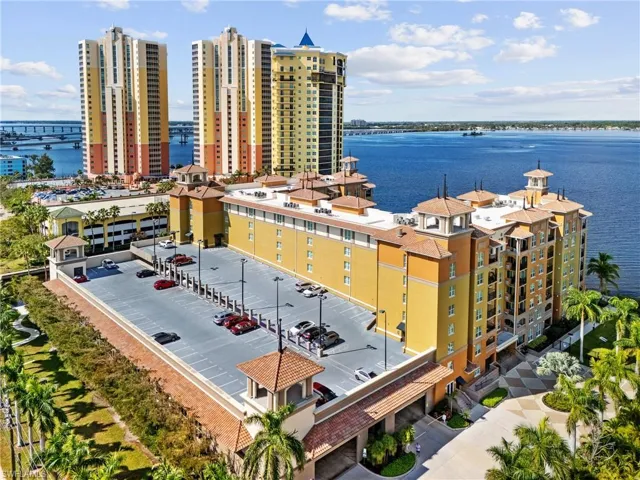 2825  Palm Beach  BLVD, Fort Myers, FL 33916