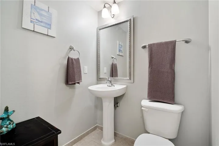 2825  Palm Beach  BLVD, Fort Myers, FL 33916