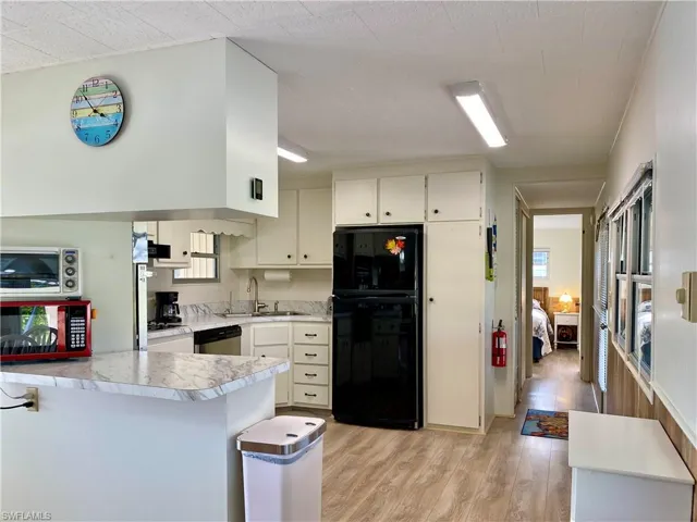 Kitchen Breakfast Bar
