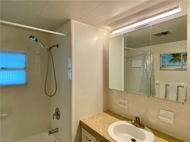 Guest Bathroom with combination Shower/Tub