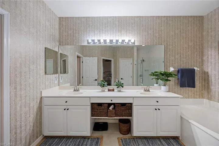 8482  Bent Creek  WAY, Naples, FL 34114