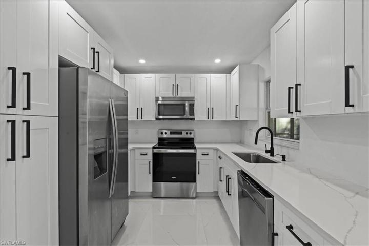 3322  Savage  RD, Sarasota, FL 34231