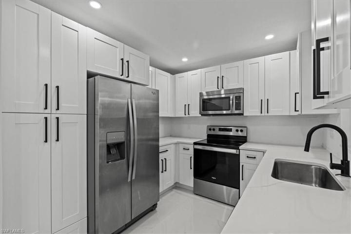 3322  Savage  RD, Sarasota, FL 34231