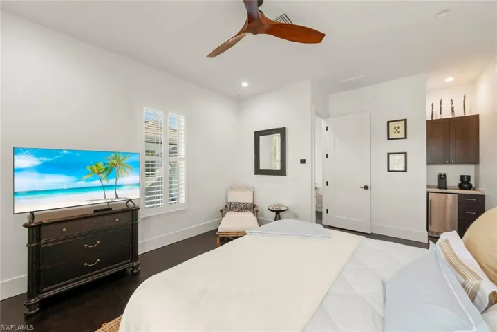 Upstairs Guest Bedroom #1