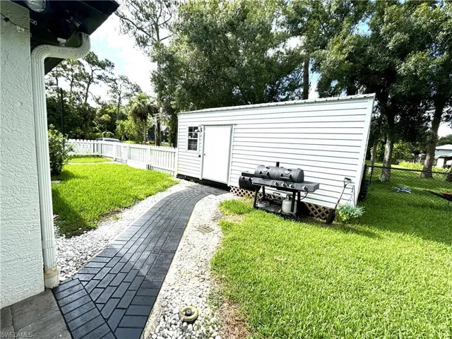 1090  Woods  DR, Labelle, FL 33935