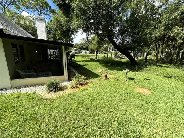 1090 Woods Dr, Labelle, Florida 33935