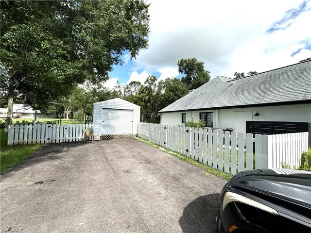 1090 Woods Dr, Labelle, Florida 33935