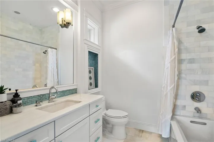 615  Binnacle  DR, Naples, FL 34103