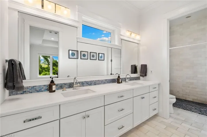 615  Binnacle  DR, Naples, FL 34103