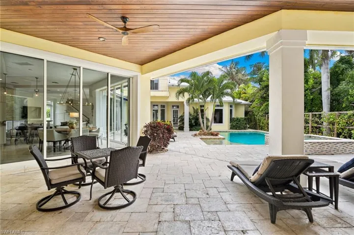 615  Binnacle  DR, Naples, FL 34103