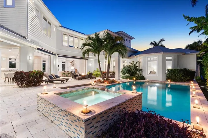 615  Binnacle  DR, Naples, FL 34103