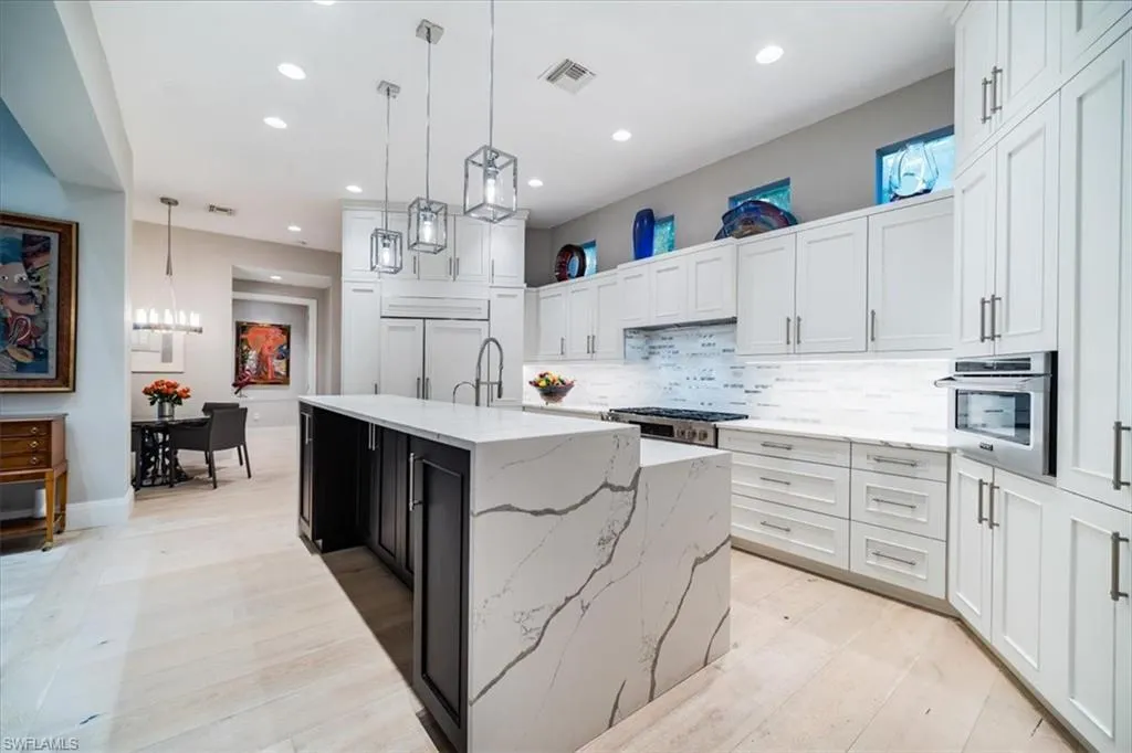 367 5th AVE, Naples, FL 34102,224083510