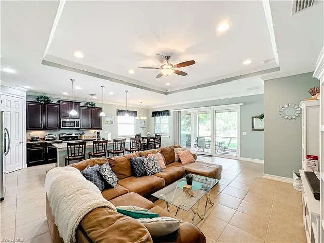 20609  Chestnut Ridge  DR, North Fort Myers, FL 33917