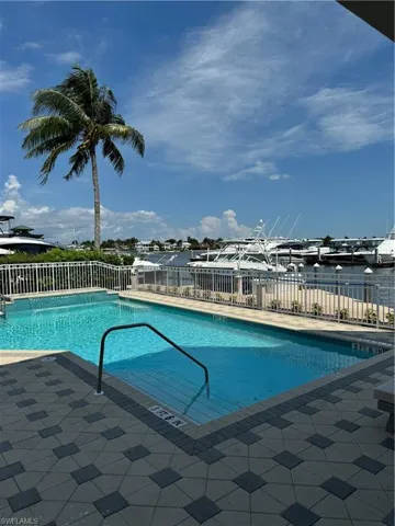 891 10th St S, Naples Fl 34102