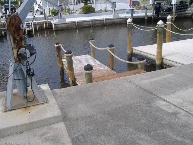 Fingerling Dock in 10 Ft easement