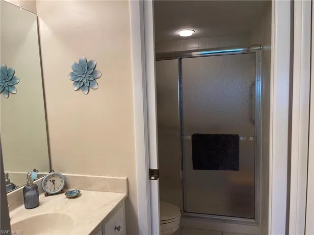 5590 Trailwinds Dr # 421, Fort Myers Fl 33907