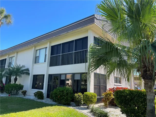 5590 Trailwinds Dr # 421, Fort Myers Fl 33907