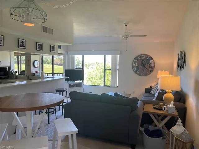 5590 Trailwinds Dr # 421, Fort Myers Fl 33907