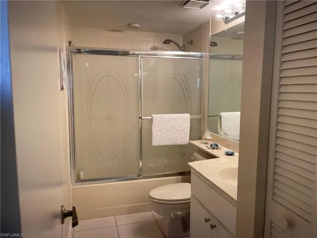 5590 Trailwinds Dr # 421, Fort Myers Fl 33907