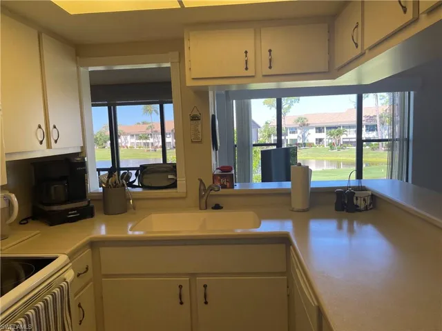 5590 Trailwinds Dr # 421, Fort Myers Fl 33907