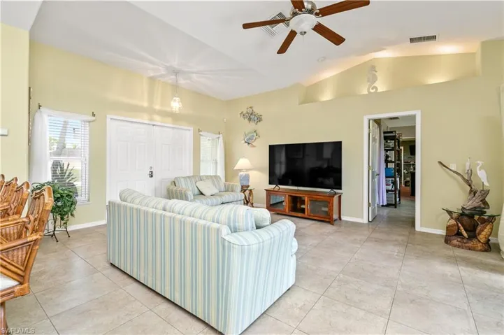 11 Nw 13th Pl, Cape Coral Fl 33993