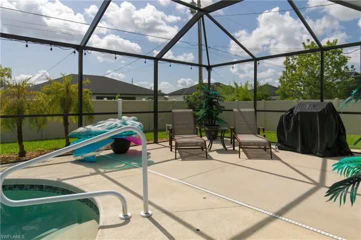 11 Nw 13th Pl, Cape Coral Fl 33993