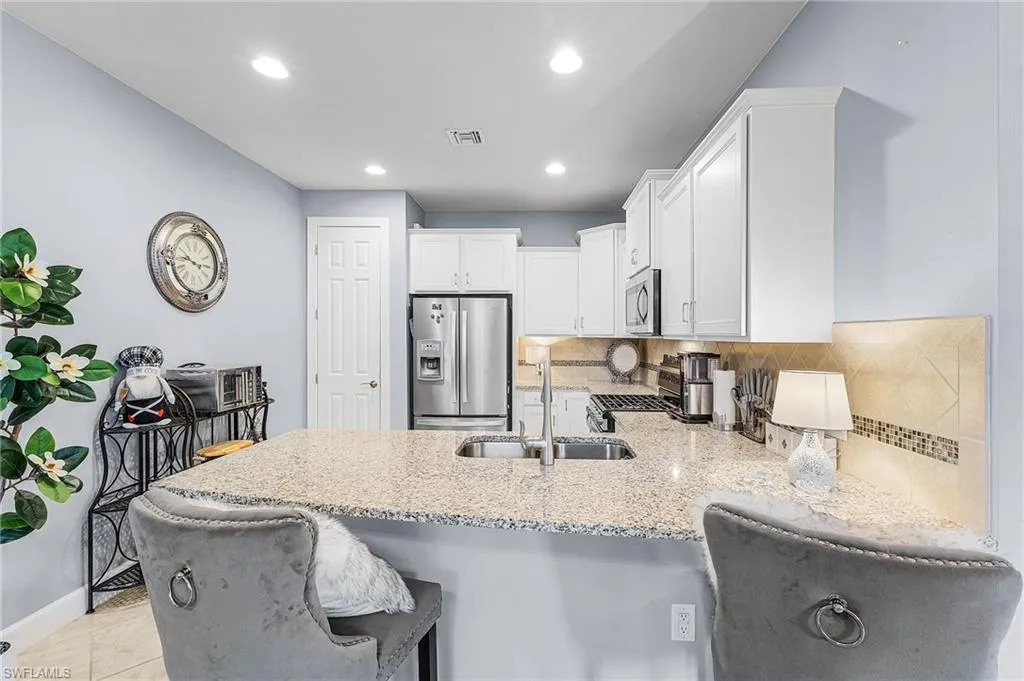 7659 Jacaranda LN, Naples, FL 34114,2025000231
