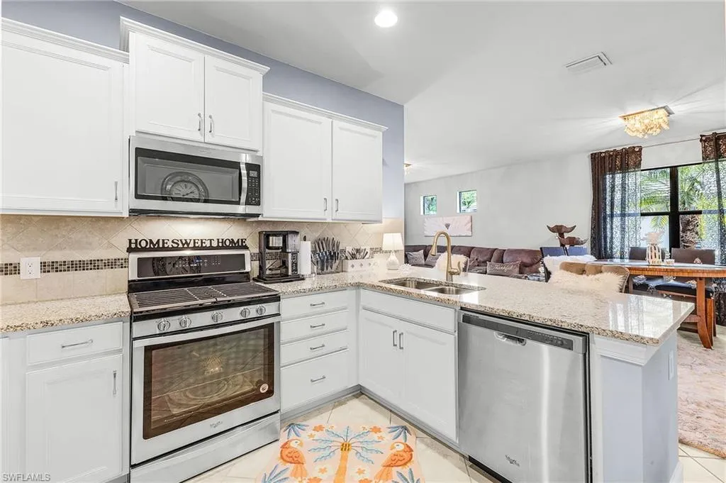 7659 Jacaranda LN, Naples, FL 34114,2025000231
