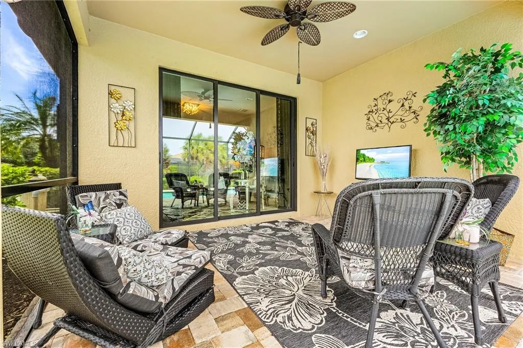 7659 Jacaranda LN, Naples, FL 34114,2025000231