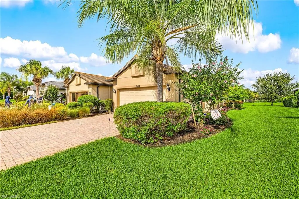7659 Jacaranda LN, Naples, FL 34114,2025000231