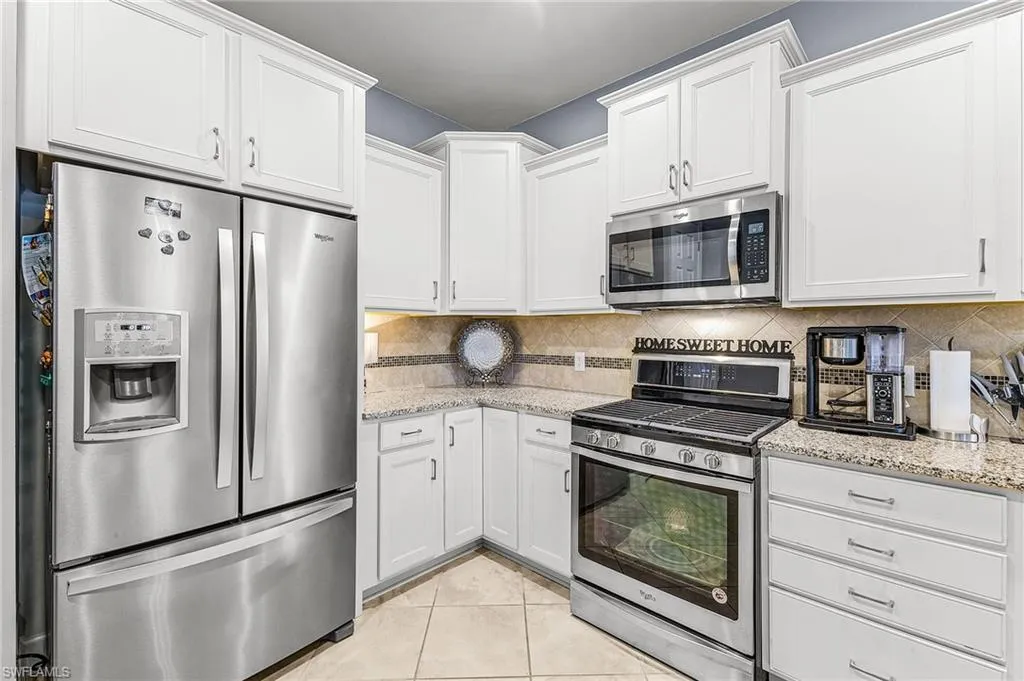 7659 Jacaranda LN, Naples, FL 34114,2025000231