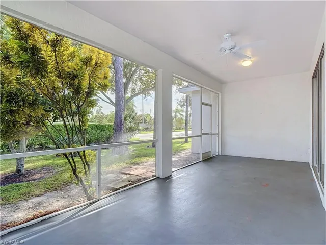 208 Stanhope Cir, Naples, Florida 34104