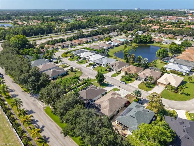 208 Stanhope Cir, Naples, Florida 34104