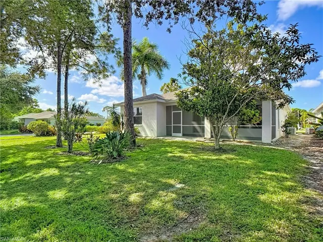 208 Stanhope Cir, Naples, Florida 34104