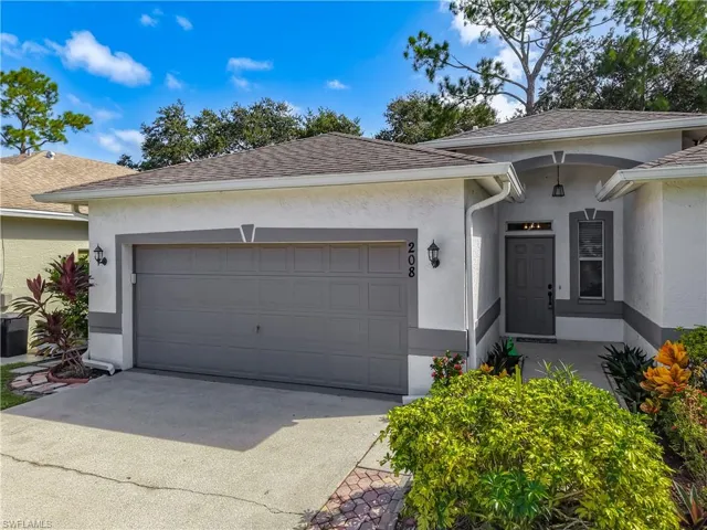208 Stanhope Cir, Naples, Florida 34104