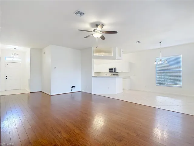 208 Stanhope Cir, Naples, Florida 34104